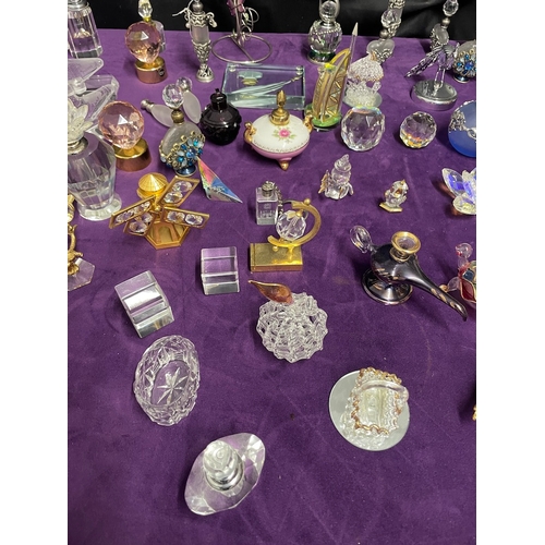 79 - Large quantity of glass and crystal collectables / ornaments