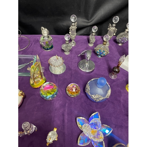 79 - Large quantity of glass and crystal collectables / ornaments