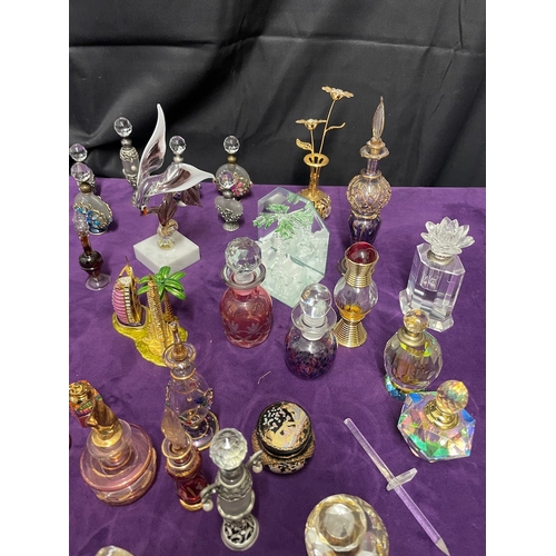 79 - Large quantity of glass and crystal collectables / ornaments