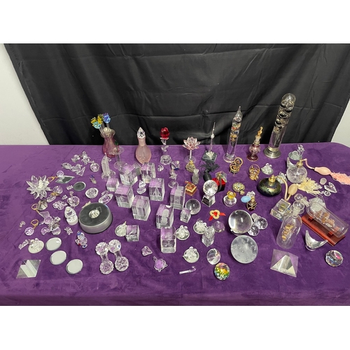 80 - Large quantity of collectable glass and crystal ornaments