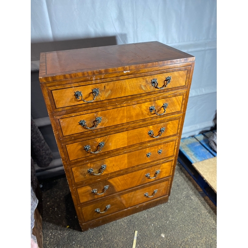 341 - Vintage Mahogany Tall Boy Chest of six drawers

Dimensions - 30