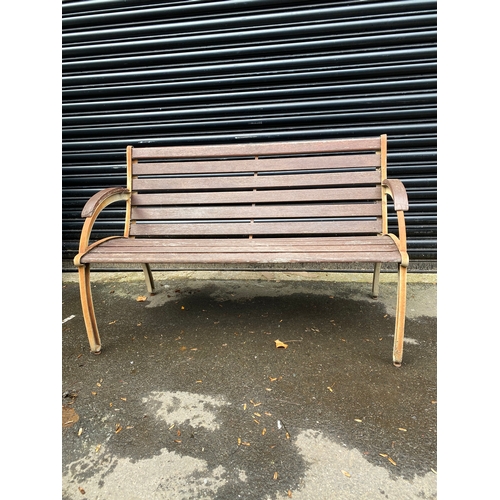 354 - Teak Garden bench

Dimensions - 32