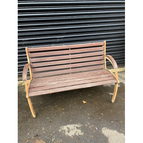 354 - Teak Garden bench

Dimensions - 32