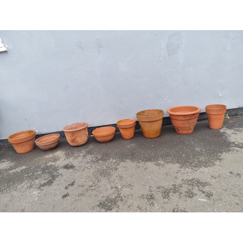 386 - A selection of small miscellaneous terracotta flower / garden pots