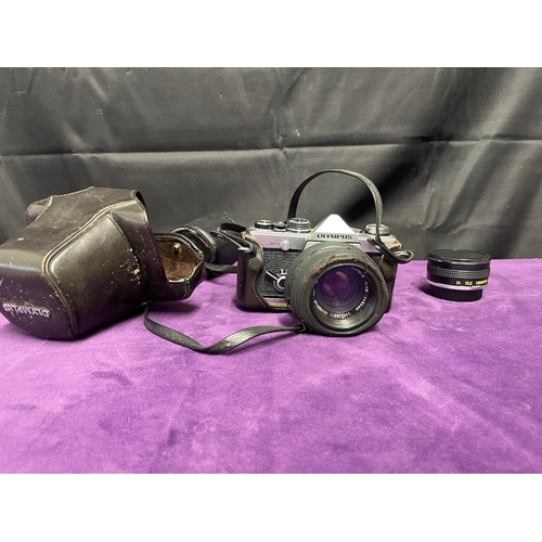 172 - Vintage Olympus OM2n 35mm SLR Camera + additional Bell & Howell MC4 Lens & case