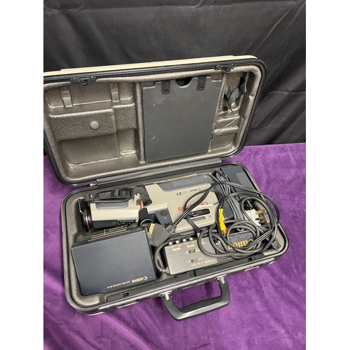 182 - Video Camera Canovision 8 Canon VM-E1 with  Batteries Charger Hard Case