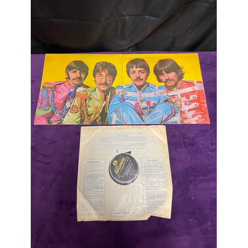 203 - Beatles Sergeant Peppers Lonely Hearts Club Band LP PMC 7027 / XEX 637-1 - XEX 638-1