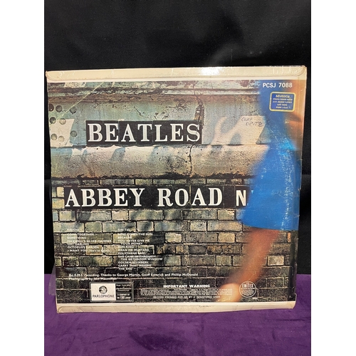 206 - Beatles Abbey Road LP PCSJ 7088 YEX 750 / YEX 749