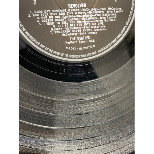 212 - The Beatles Revolver Mono LP PMC 7009 YEX 605-2 / YEX 606-2