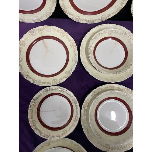 47 - 33 Piece Midwinter Pottery Dinner Service