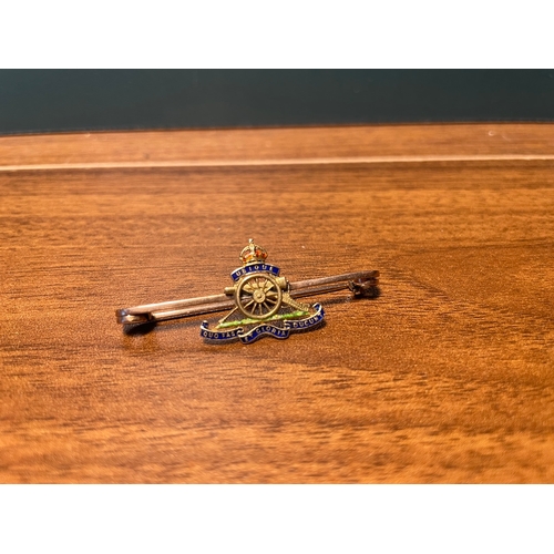 183 - 9ct yellow gold Royal Artillery Coat of Arms Pin Badge 3.7g + WW2 1939-45 Star