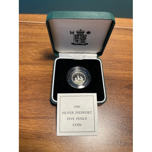 67 - Royal Mint 1990 United Kingdom Silver Piedfort Five  Pence Coin in Box with COA