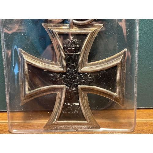 137 - German WW1 Iron Cross 2nd Class Medal