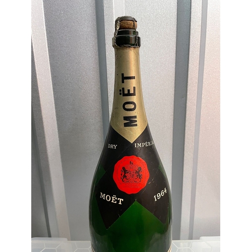 145 - Vintage 1964 Moet Chandon Dry Imperial Jeroboam 3L Empty Display Advertisement Bottle
55cm Tall