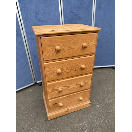 233 - Westbury 4 drawer narrow pine chest.

Dimensions - 24