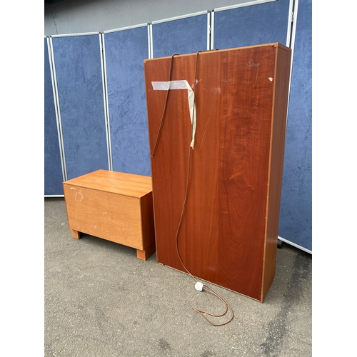 246 - G-Plan teak two door glazed unit/bookshelf