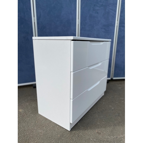 251 - Legato white gloss three drawer chest 

Dimensions - 30