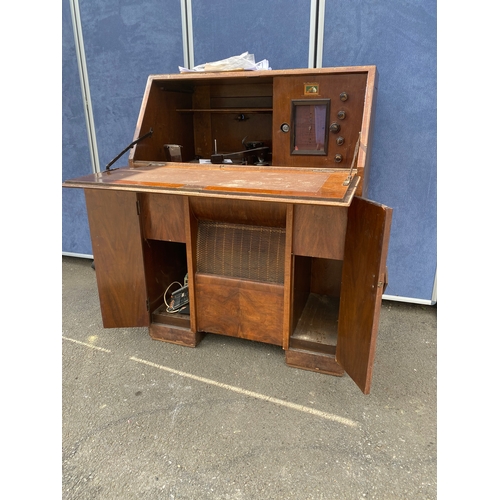 253 - Vintage art deco walnut Gramophone  