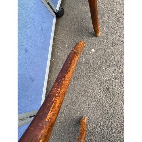 260 - A pair of 19th century carved walnut side chairs by Von Hundelshausen