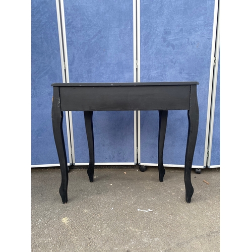 277 - A small embossed hall/console table

Dimensions - 15