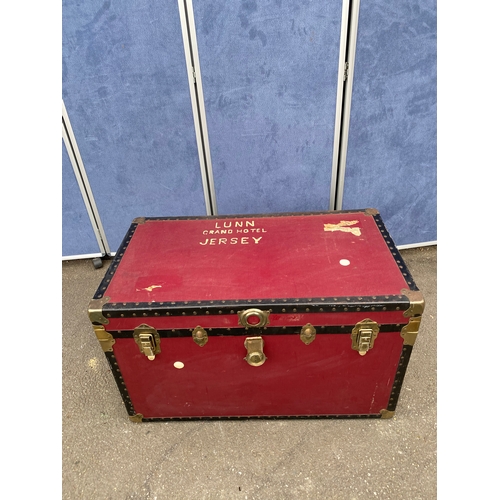 278 - Red classic Cambridge satchel style trunk 

Dimensions - 54