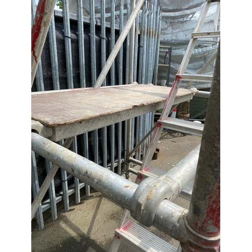 285 - Youngman alloy easy access mobile scaffolding system. 

Please see images for condition.