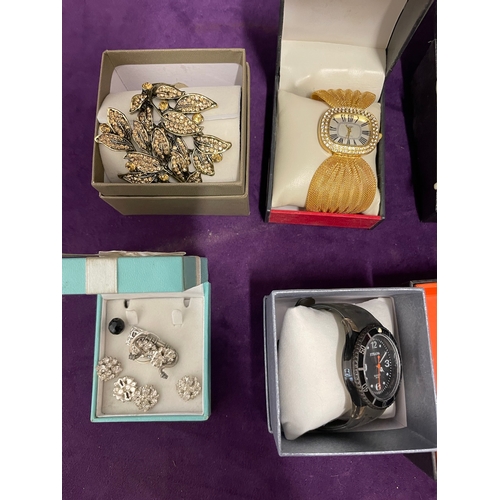 93 - Lot of Five like new / new watches + costume jewellery