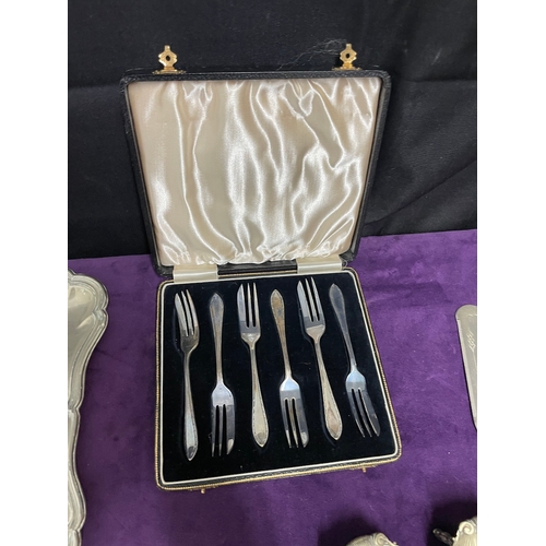 99 - Quantity of silver plated cutlery