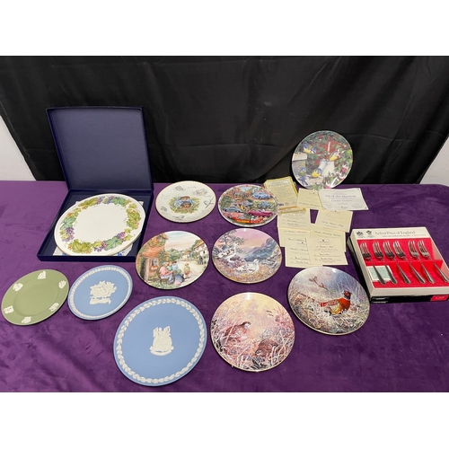 127 - Quantity of Wedgwood Limited edition plates, Wedgwood Cameo Dishes + Royal Worcester Platter + COA