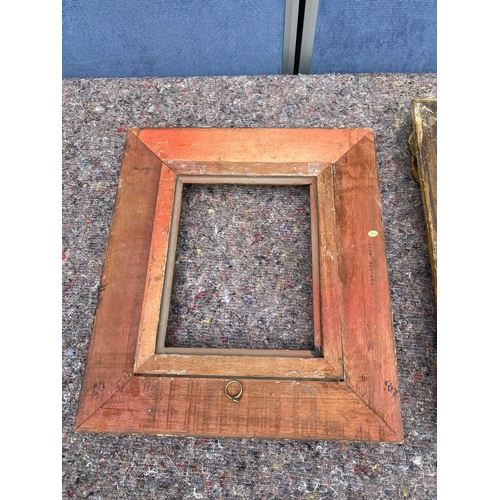 334 - Two vintage picture frames. 

Dimensions in images are provided for inside measurements as well.