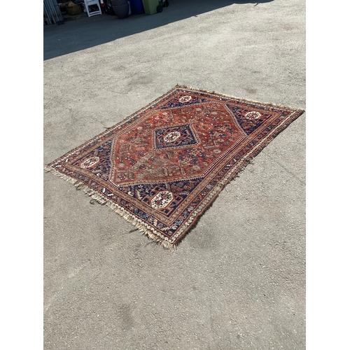 420 - Traditional vintage Persian style rug 

Dimensions - 81