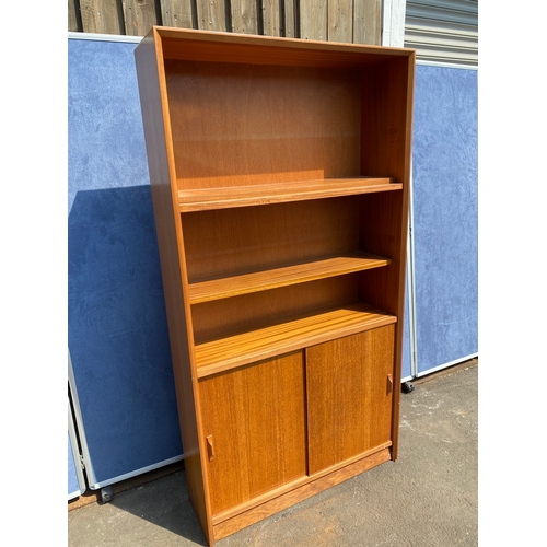 422 - Teak bookshelf 

Dimensions - 11