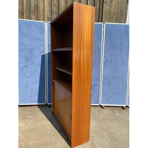 422 - Teak bookshelf 

Dimensions - 11