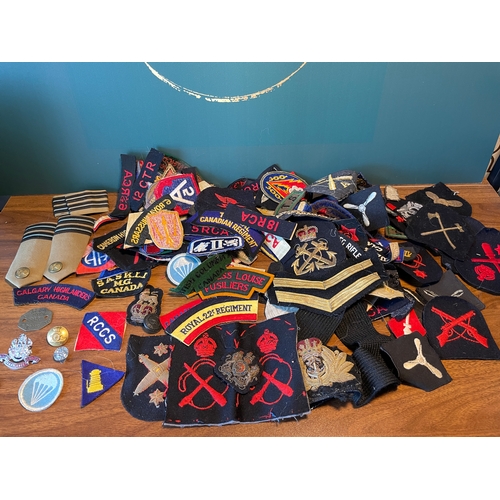 111 - Quantity of British & American Military / Army / Naval / Airborne Patches / Insignias approx 80-100 ... 