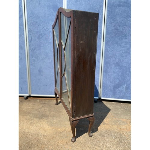 465 - Antique mahogany glazed display cabinet

Dimensions - 32