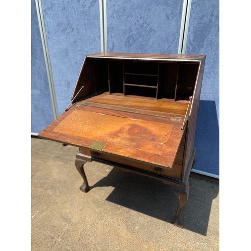 466 - Vintage mahogany bureau

Dimensions - 16