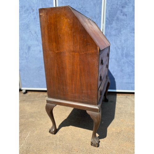 466 - Vintage mahogany bureau

Dimensions - 16