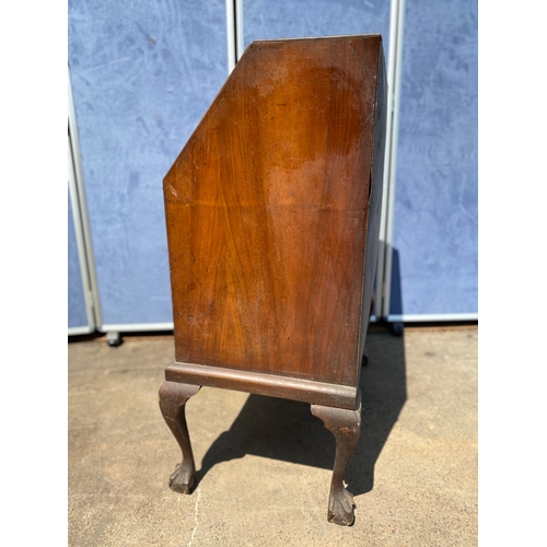 466 - Vintage mahogany bureau

Dimensions - 16