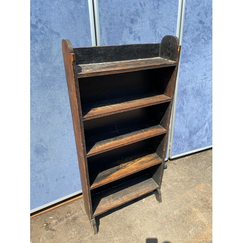 471 - Small vintage bookshelf 

Dimensions - 21