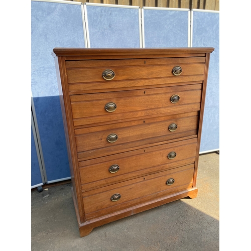 478 - Beautiful five drawer chest of drawers

Dimensions -  55.5