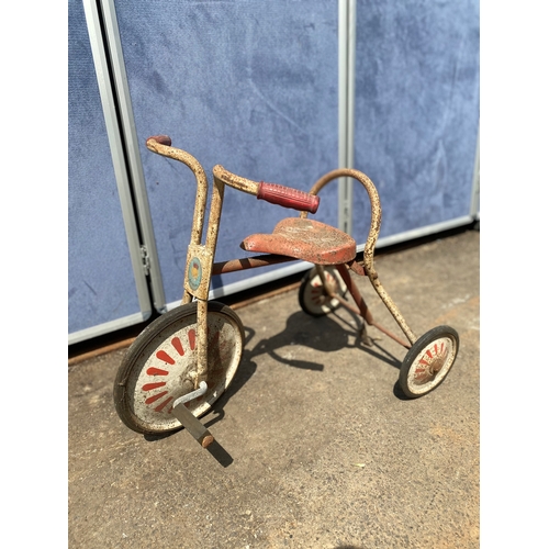 492 - Antique toddlers toy Sunbeam tricycle