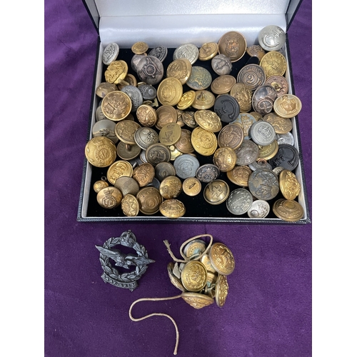 113 - Quantity of various Early - Mid 20th Century British and World Military Buttons