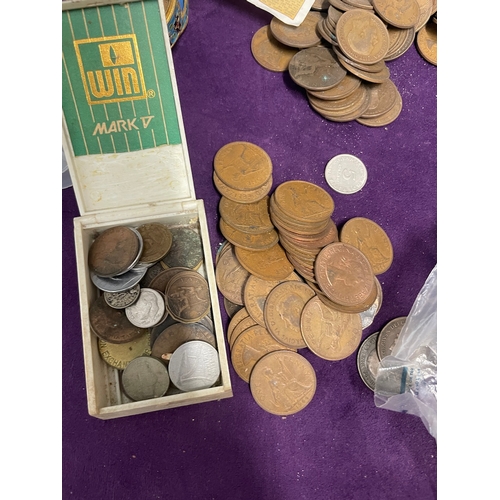 117 - Quantity of British and world coins / currency