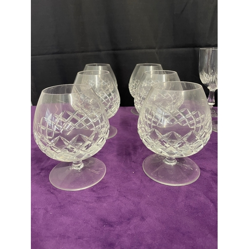 189 - Quantity of good quality cut crystal glasses