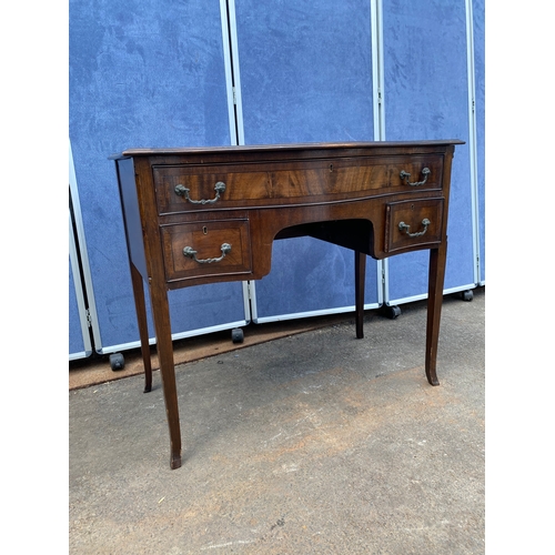 187 - Antique mahogany desk 

Dimensions - 36