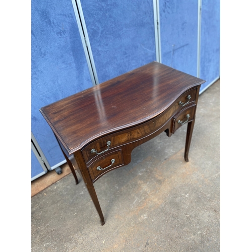 187 - Antique mahogany desk 

Dimensions - 36