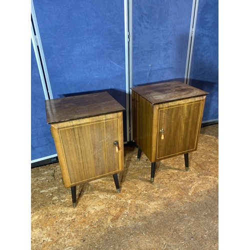 193 - A pair of mid century Walnut bedside cabinets

Dimensions - 13