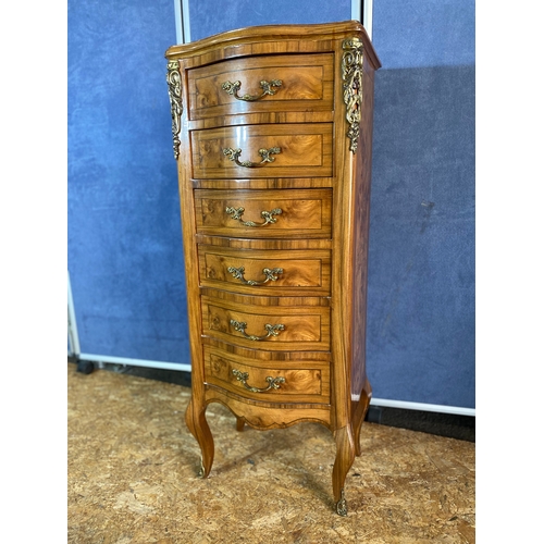 211 - Vintage French Louis XIV Chest of six drawers

Dimensions -  17.5