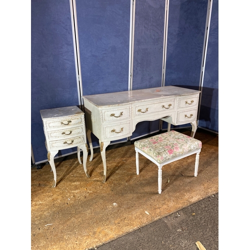 213 - Vintage White French style dressing table and matching bedside. 

See images for dimensions.