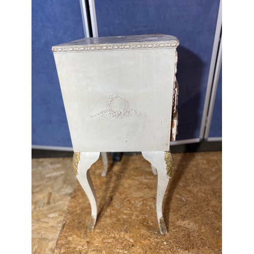 213 - Vintage White French style dressing table and matching bedside. 

See images for dimensions.